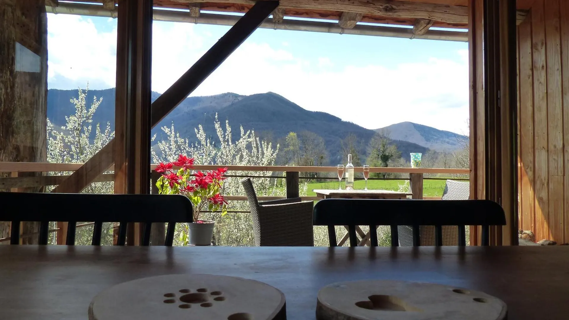 Eco-Grange Au Milieu De Notre Ferme Biologique O'Naturel Avec Sa Mare Et Son Ruisseau Massat Frankrike